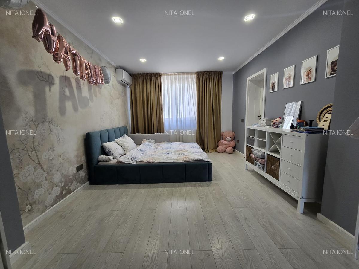 Duplex P+E+M ,suprafata teren 350mp,amprenta 102mp,construita 306mp,utilata/mob - 13