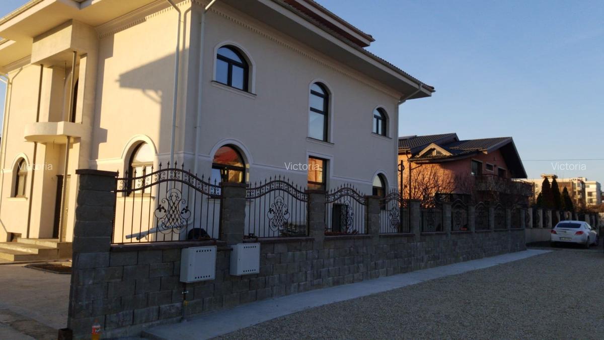 Casă cu 7 camere în Sisești - 7