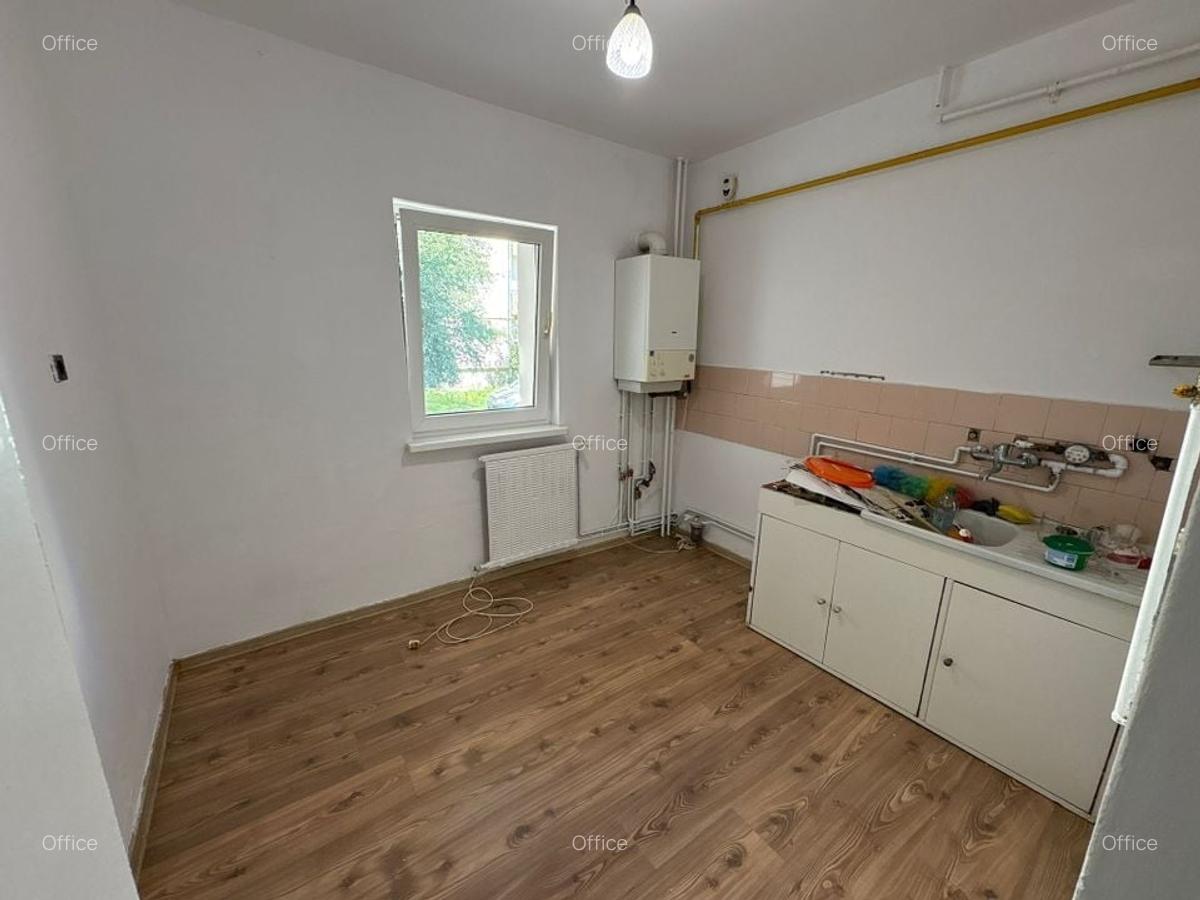 Apartament 2 camere decomandat str. Crângului (parter) lângă liceul Economic - 2