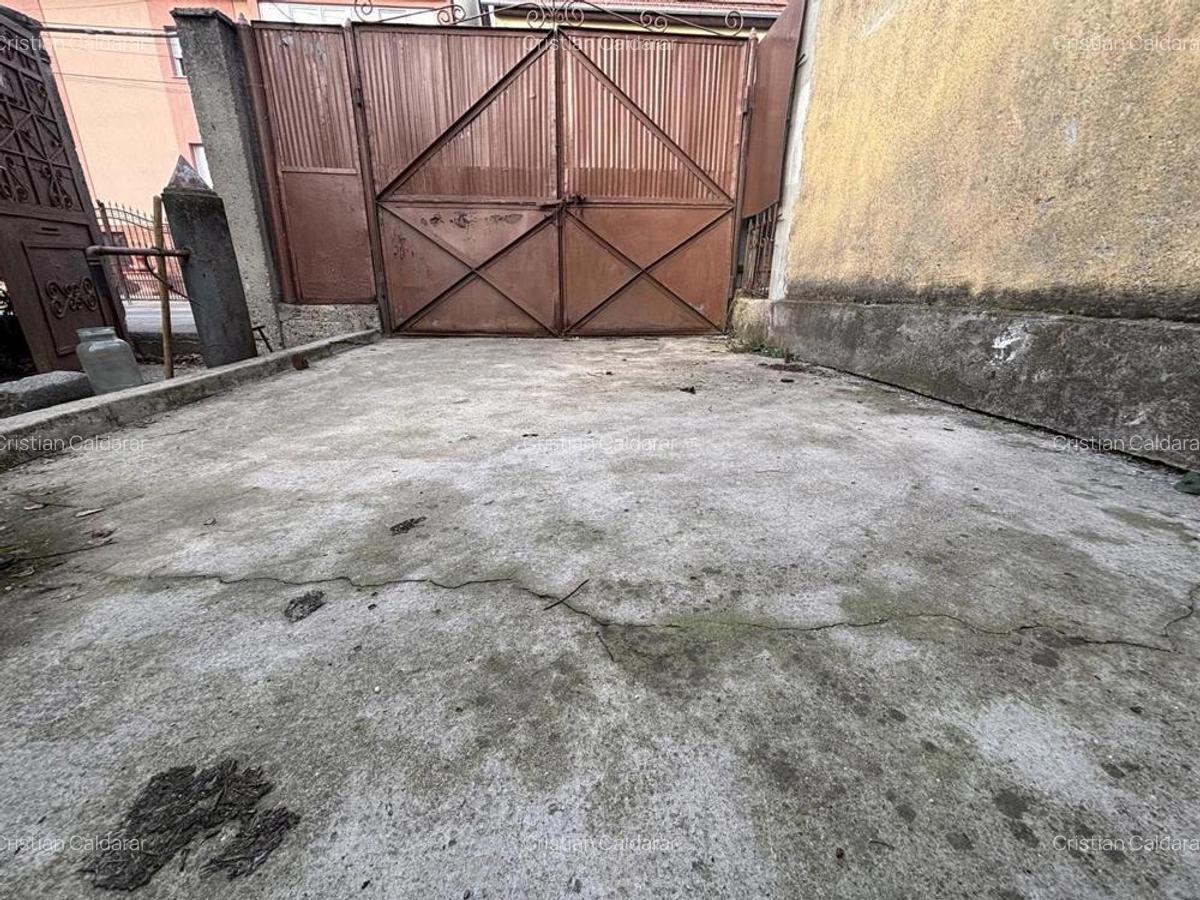 Casa singur in curte - intrare auto - 78 mp util - teren aferent 320 m mp - 11