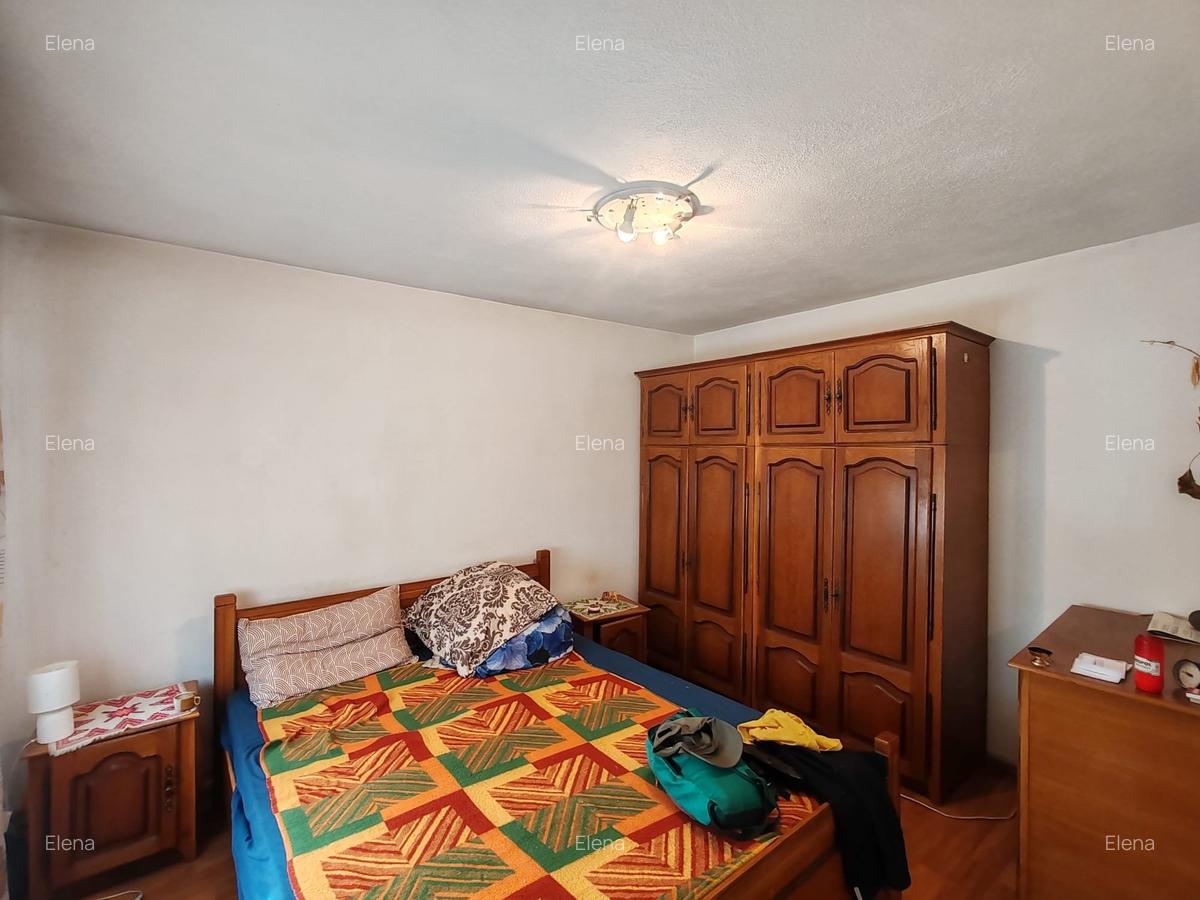 Chiajna casa veche cu teren stradal in centru - 6