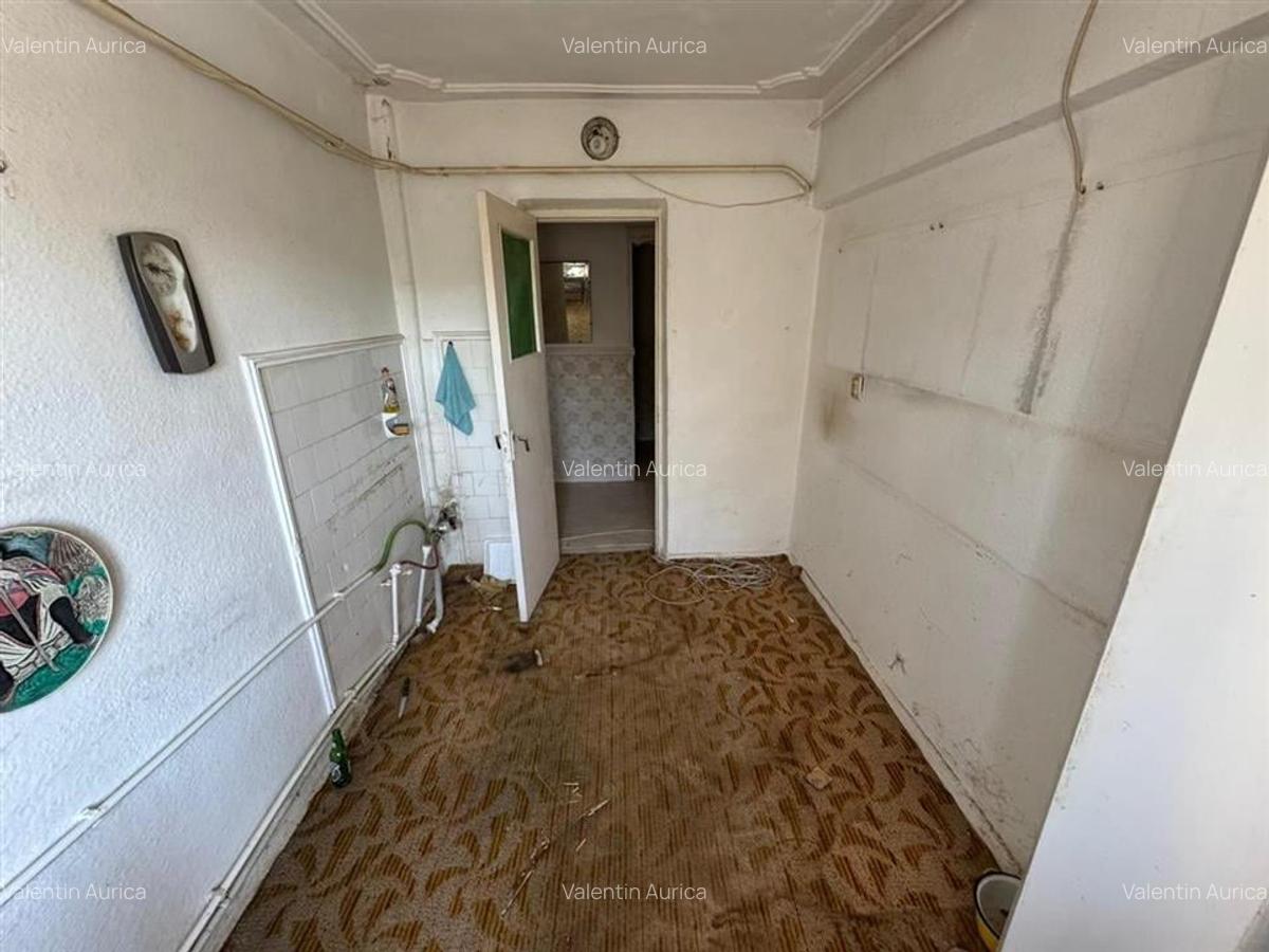 Apartament 3 camere, 70mp, etaj 4/4 cu acoperis, zona Casa de Cultura - 1