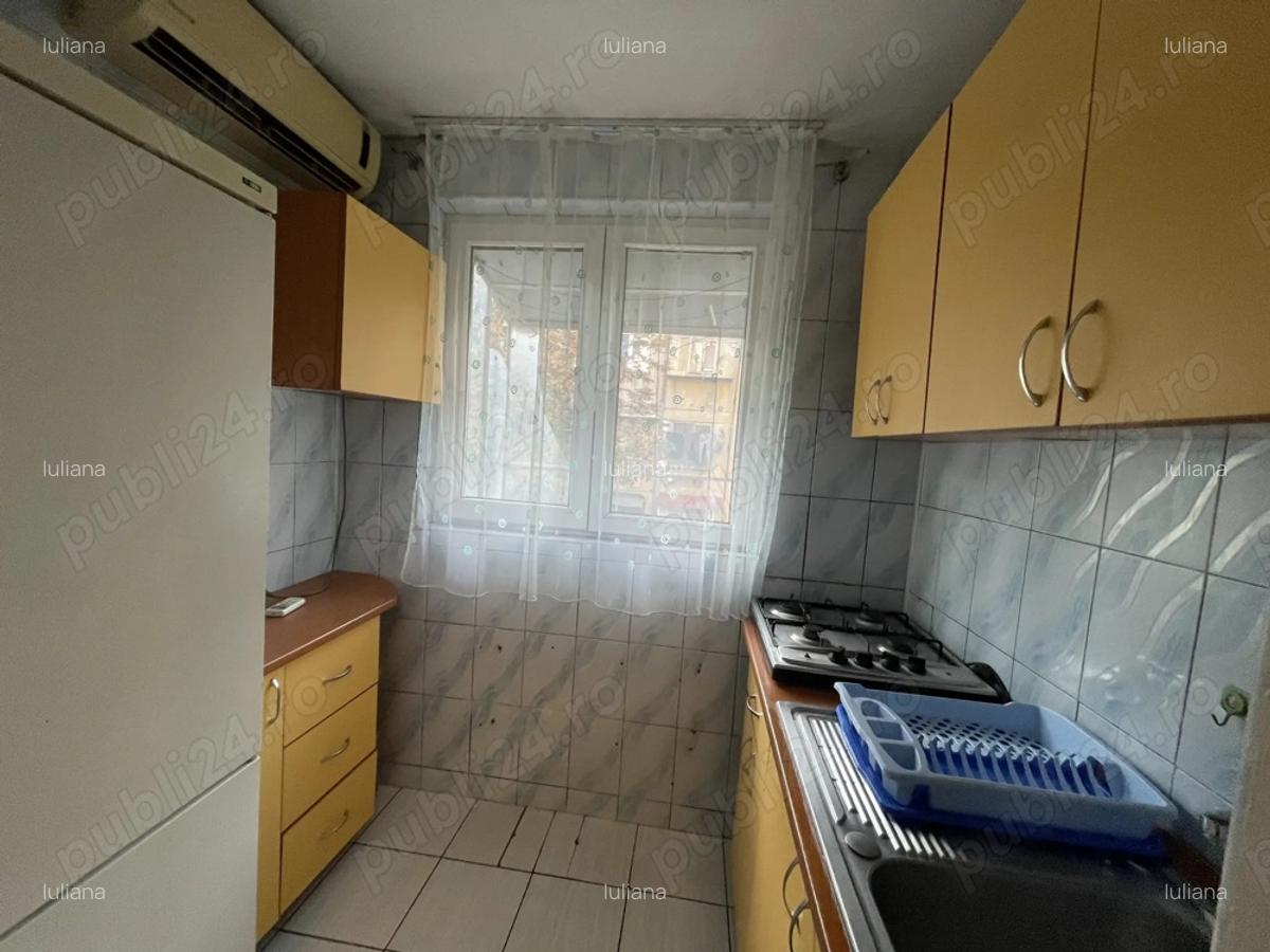 Proprietarul vand garsoniera in zona Pia?a Rahova , sect 5 - 5