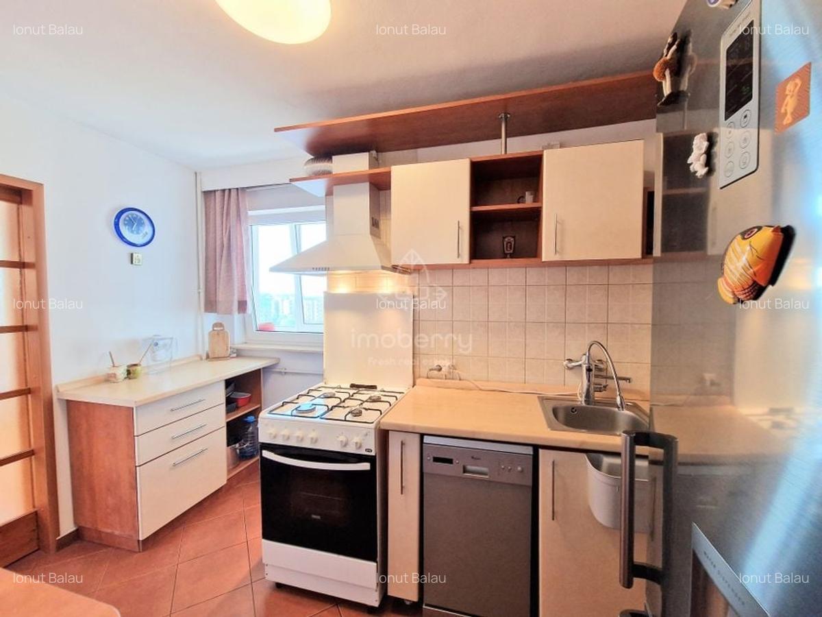 3 camere (transformat din 4 cam.) | 80 mp utili + 10mp balcon | Metrou | - 5