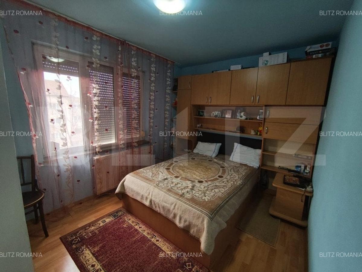 Apartament cu 4 camere decomandat, mobilat în Nufărul - 15