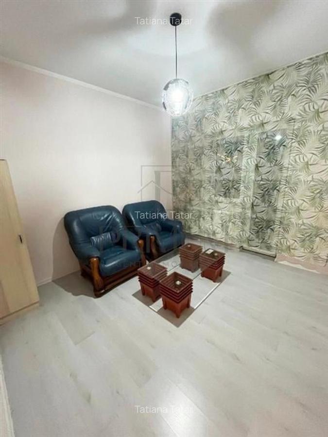 CENTRAL - 3 cam - Spatios - Decomandat - Garaj Propriu in CF - ETAJ 2 - ZONA SUP - 2