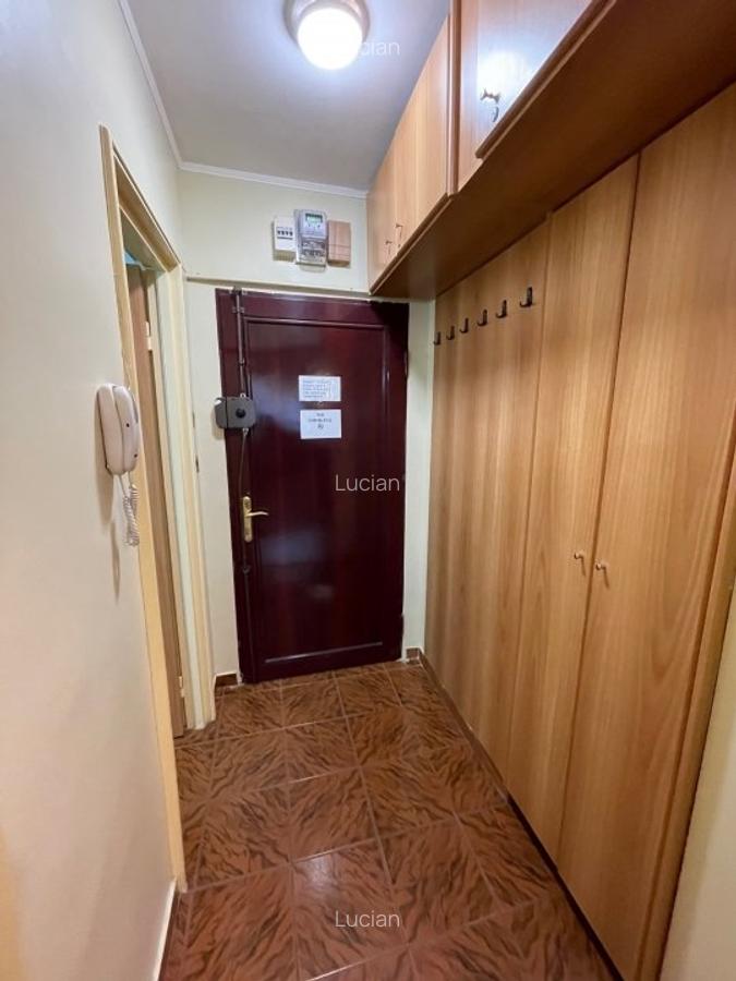 Garsoniera ultracentrala, mob., etaj 7, bloc solid, termoizolat, langa  Cismigiu - 15