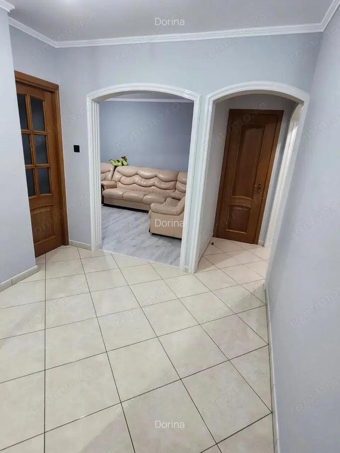 Ofer spre vanzare Apartament 3 camere decomandat Delfinului - 2 Ofer spre vanzare Apartament 3 camere decomandat Delfinului - 2