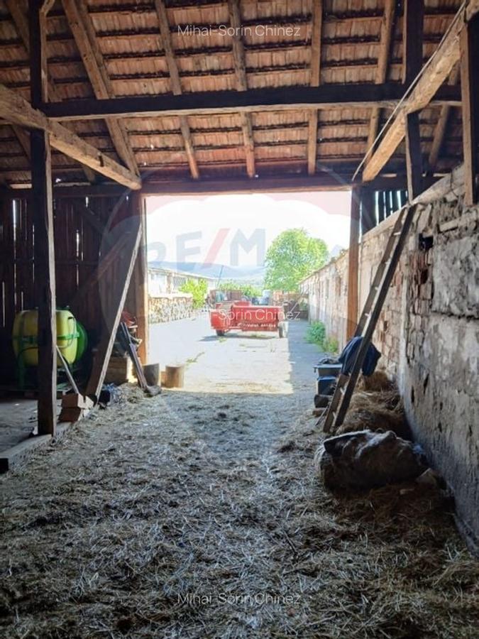 Proprietate speciala de 3,100 mp de vanzare in Maierus - 9