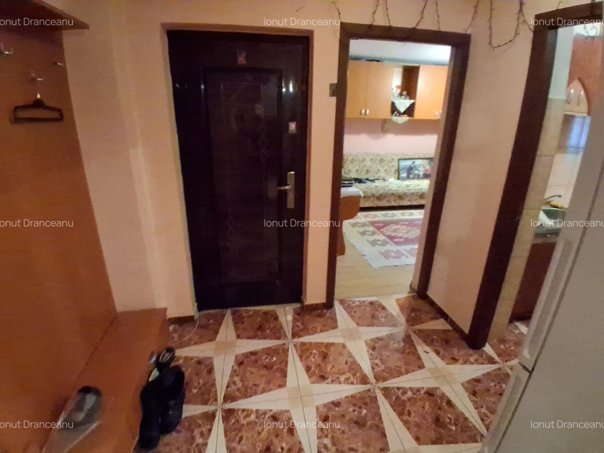 CANTA PROFI 2 CAMERE DECOMANDAT PARTER 48 MP BLOC 1980  COD 160529 - 8