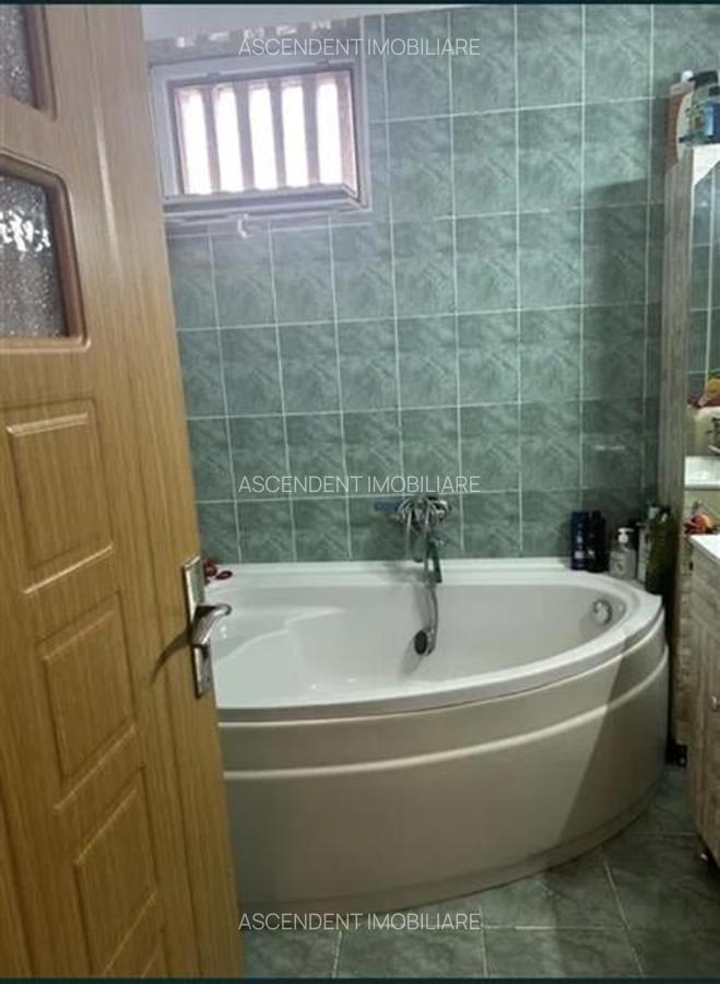 Apartament cu 3 camere, Tractorul,  Brașov - 7