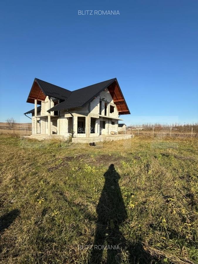 Casa cu etaj la rosu, 160 mp utili, 1200 mp teren, zona Trei Movile - Scheia - 1