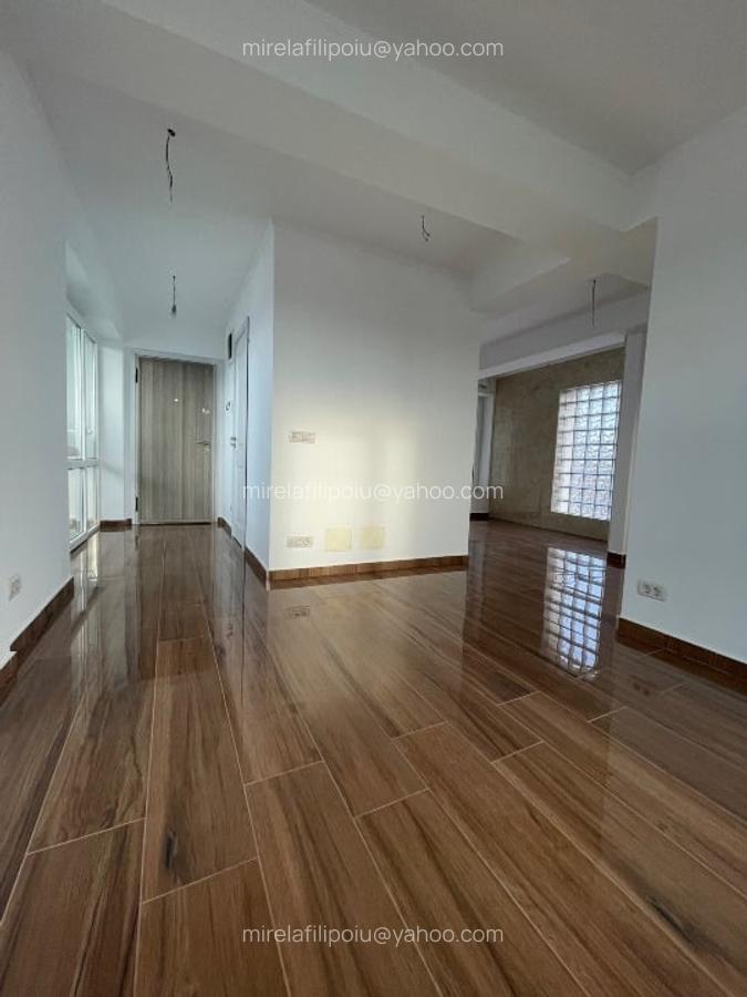 Discount mare, 2 camere lux, gata de mutare, comision 0 - 4