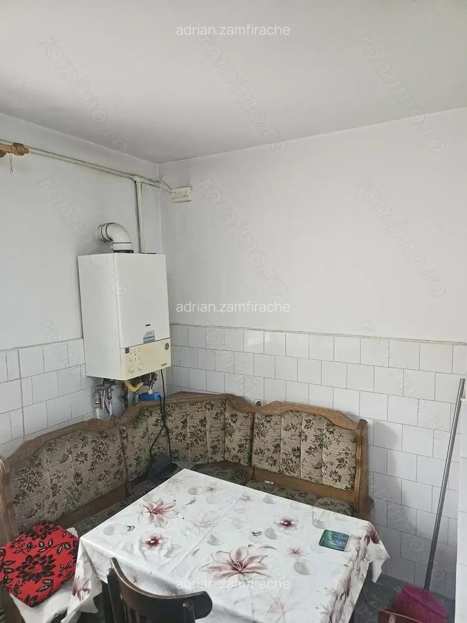 Vand apartament 2 camere, decomandat, Carpa?i 2 - 1