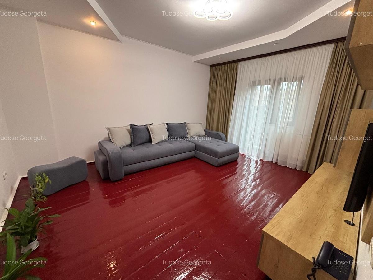 Casă cu 4 camere în Central - 3