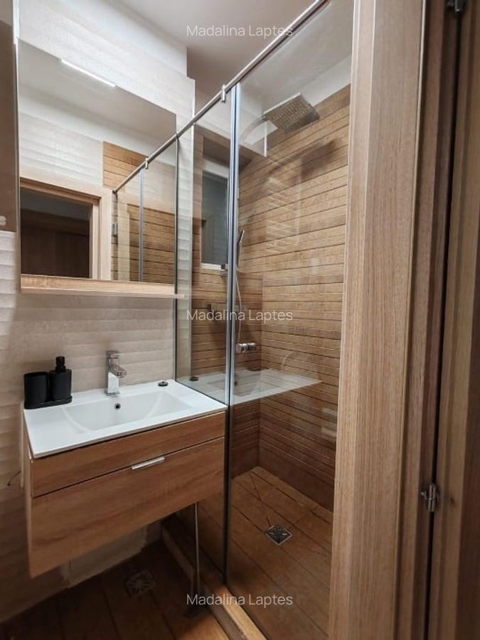 Universitate închiriere 3 camere - 8