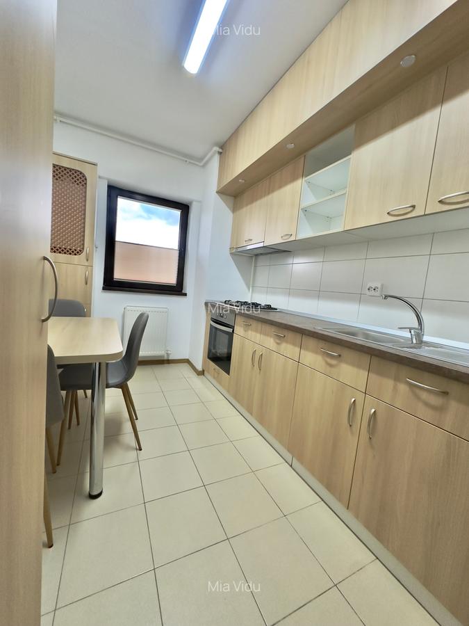 Apartament cu 3 camere de inchiriat in zona Astra,et 10/11 cu 2 grupuri sanitare - 7
