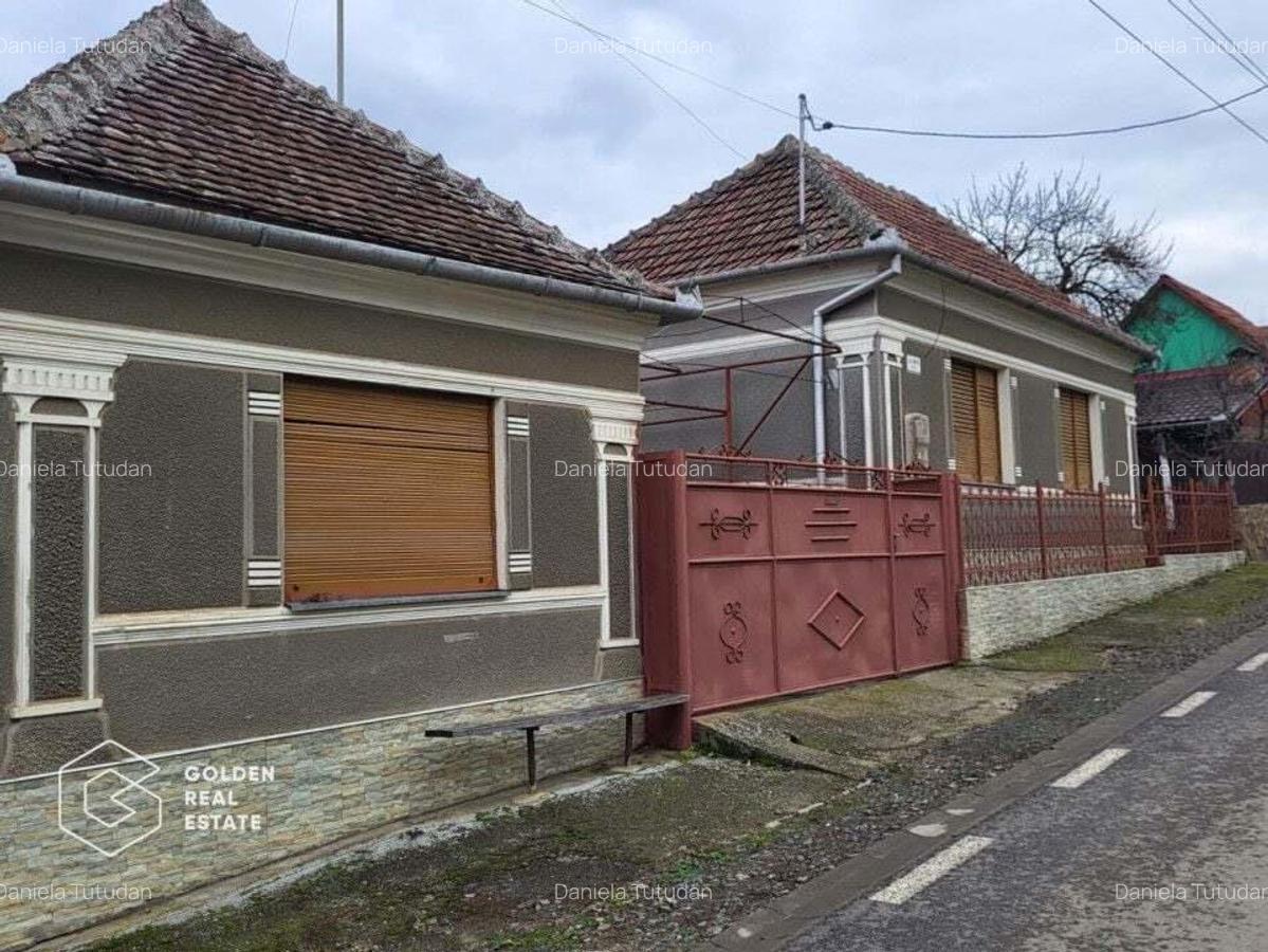 Casa cu 2 corpuri de cladire, oras Lipova - 1