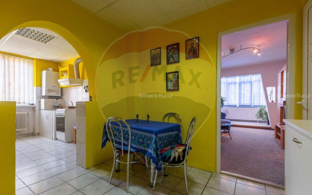 Apartament cu 3 camere decomandate, langa liecul SNG - 3