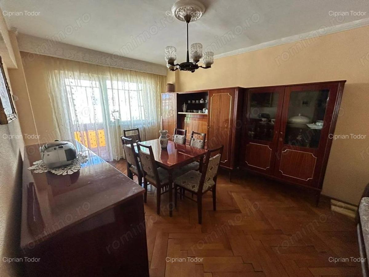 Apartament 3 camere, etaj 3 - zona Cetate - 8