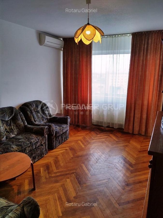 Apartament cu 3 camere în Central - 1