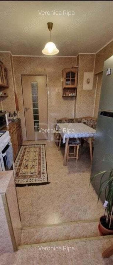 3 camere, decomandat, et 3/13, 80 mp-Bdul Iuliu Maniu, Gorjului. - 4