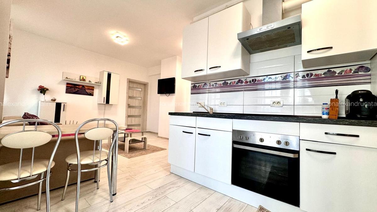 Mamaia zona Cluburi - 2 camere mobilat-utilat complet , etaj 5/8 - 2