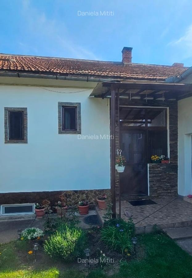 Proprietar, vând apartament la curte comuna  în Grădiște - 1