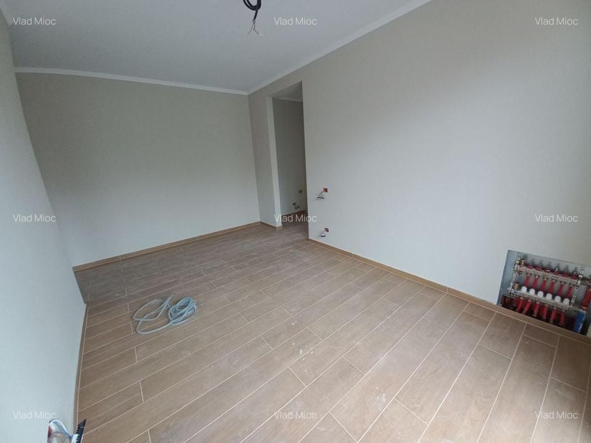 Apartament cu 2 camere decomandat în Girocului - 6