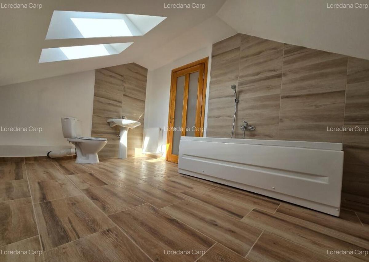 Casa moderna tip duplex - 3 camere - 2 bai - 410 mp teren - 12