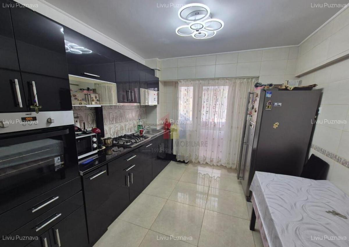 3 camere, Mobilat si Utilat, etaj 1, confort 1 decomandat, O - 11