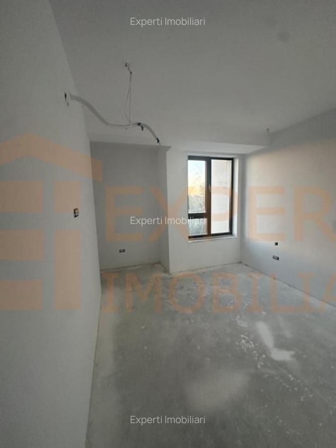 Vila deosebita de vanzare - zona Mamaia Nord pe malul lacului - 9