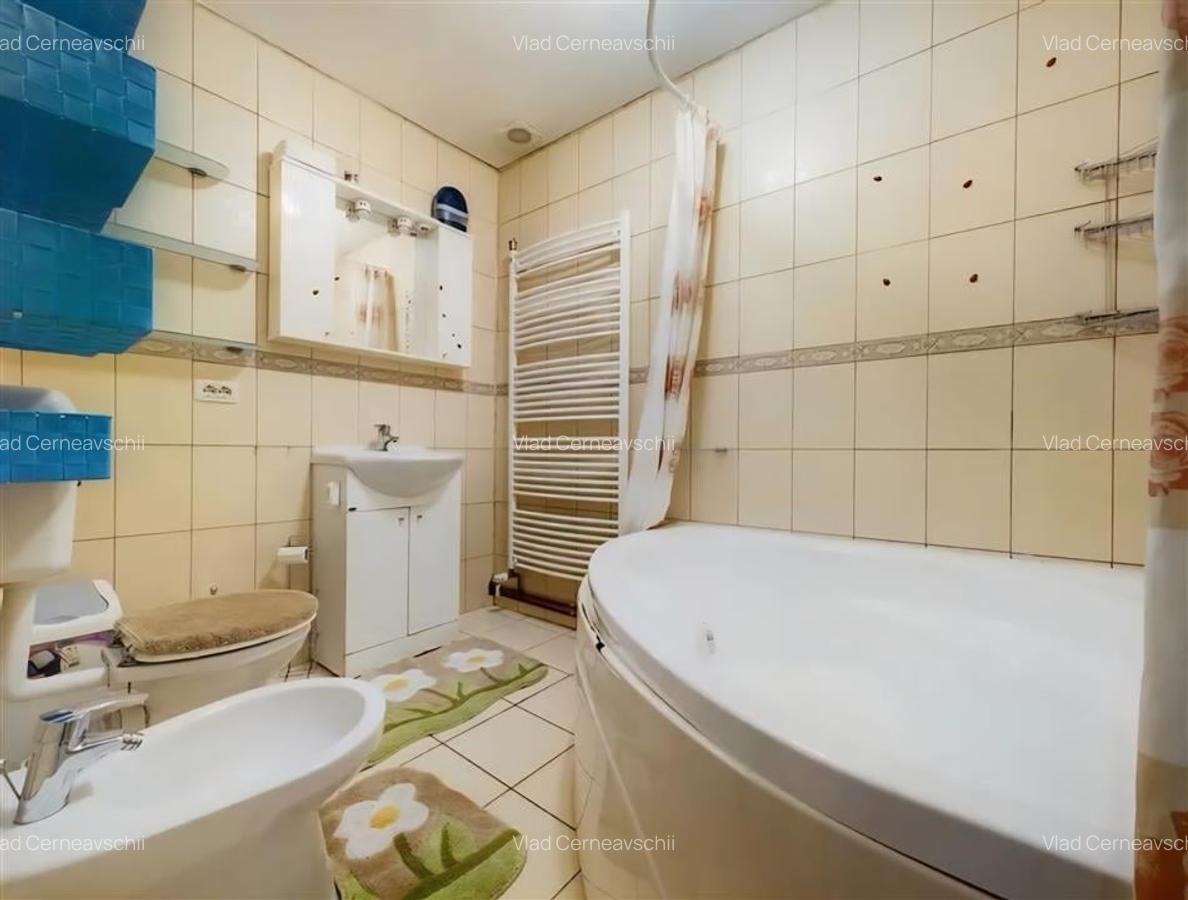 Casă cu 6 camere în Grădiște - 9