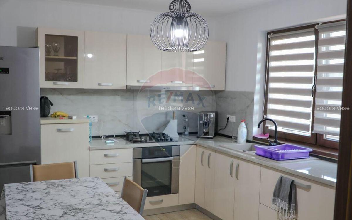 Casa cu 4 camere, de inchiriat in cartierul Tineretului - 20
