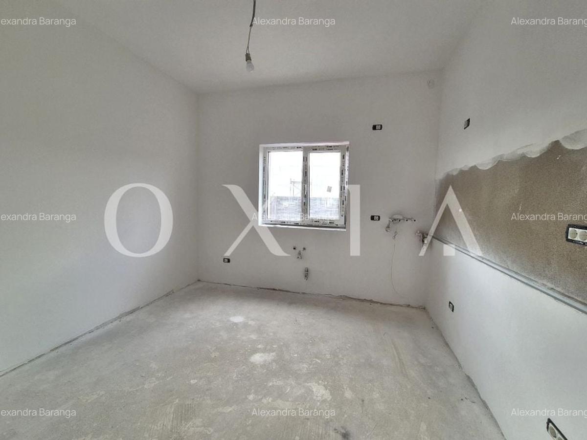AX1046 Giroc, Zona Esso, 1/2 Duplex Cu 5 Camere - 4
