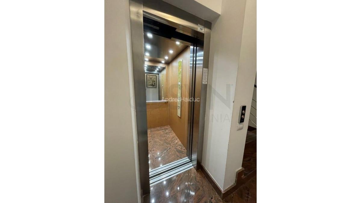 REV2002733 Domenii - Vila impunatoare aproape de Biserica Casin - 16