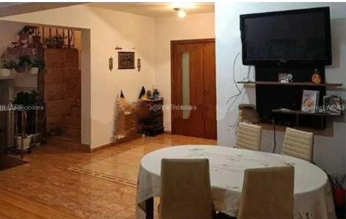 Casă cu 4 camere în Km 4-5 - 4