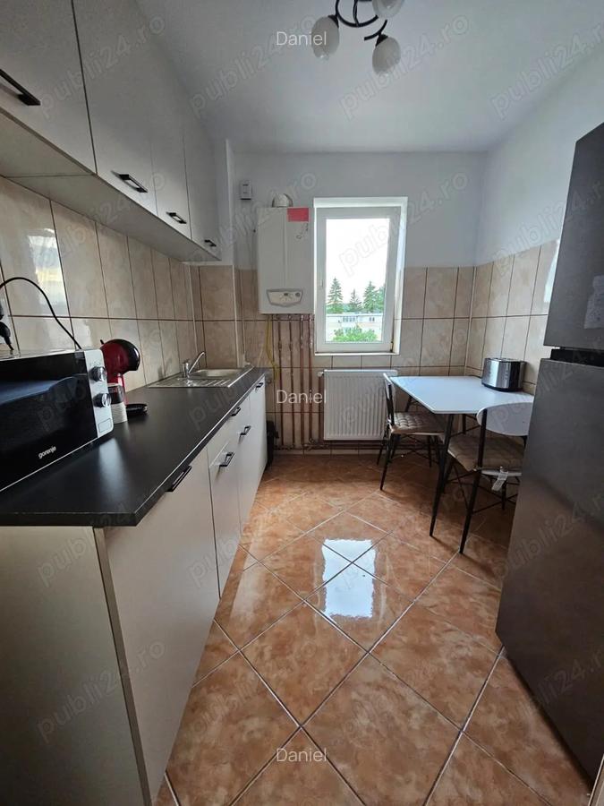 Apartament Semimobilat Central 4 camere Campina. De vanzare - 3 Apartament Semimobilat Central 4 camere Campina. De vanzare - 3