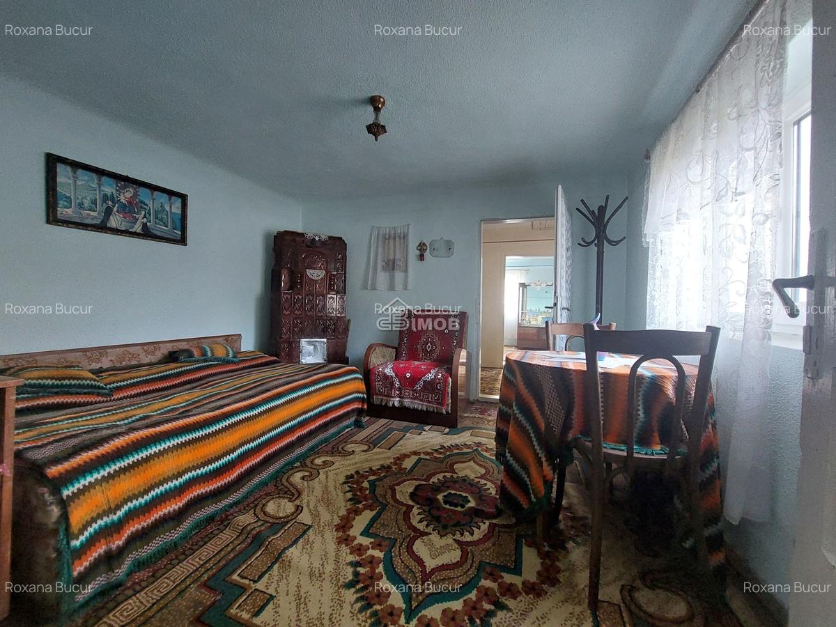 Casă cu 5 camere în Comișani - 4