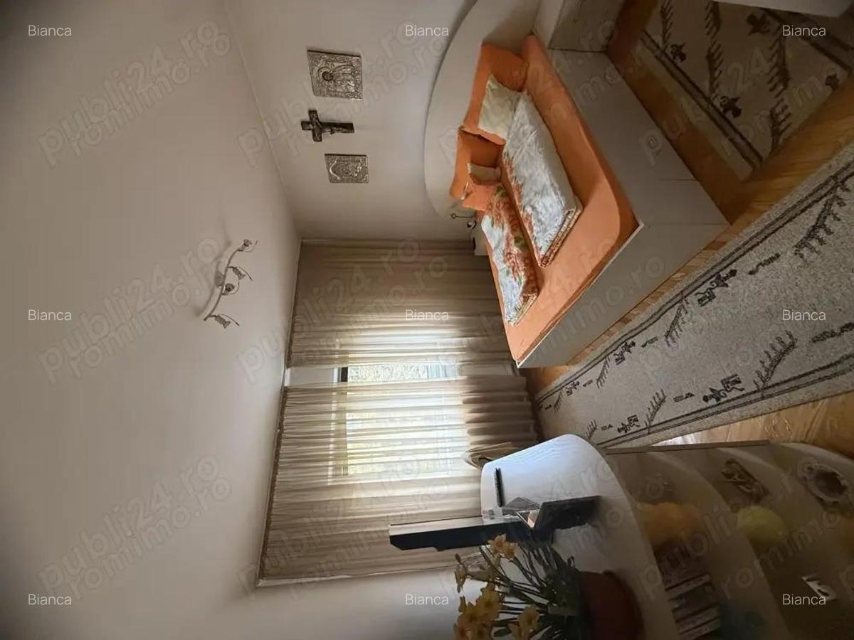 Vand apartament 3 camere decomandate in Zona Soarelui, 70 mp, et.3. - 4 Vand apartament 3 camere decomandate in Zona Soarelui, 70 mp, et.3. - 4