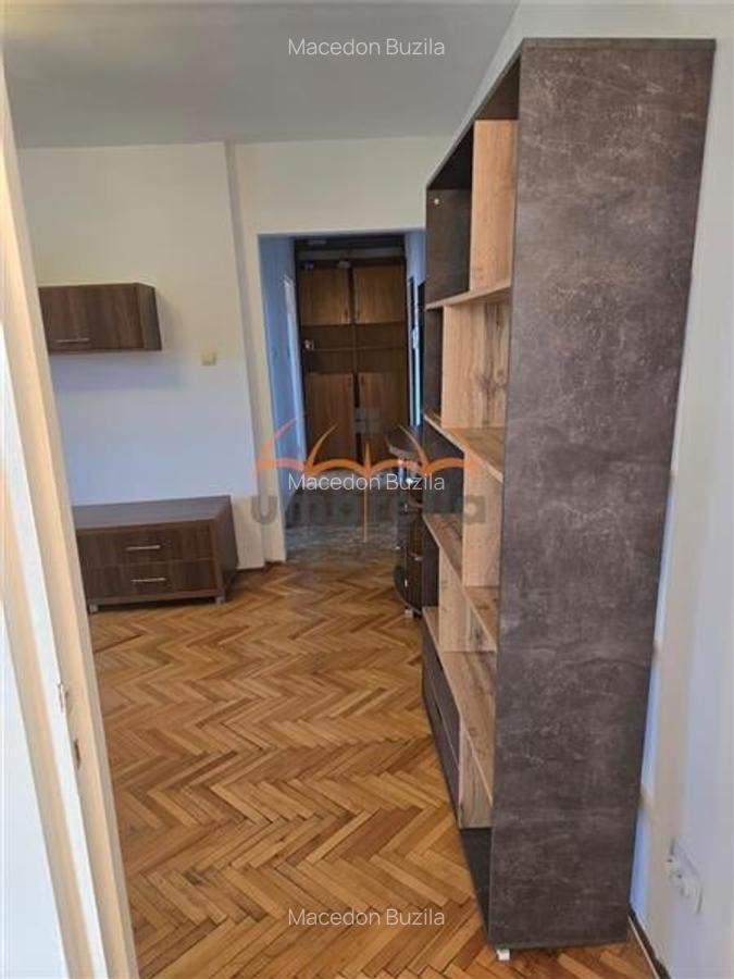 De inchiriat  un apartament cu 2 camere in zona  Horea - 3