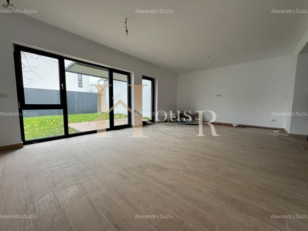 Casa Individuala in Oras.Proiect Modern.Car Port - 2