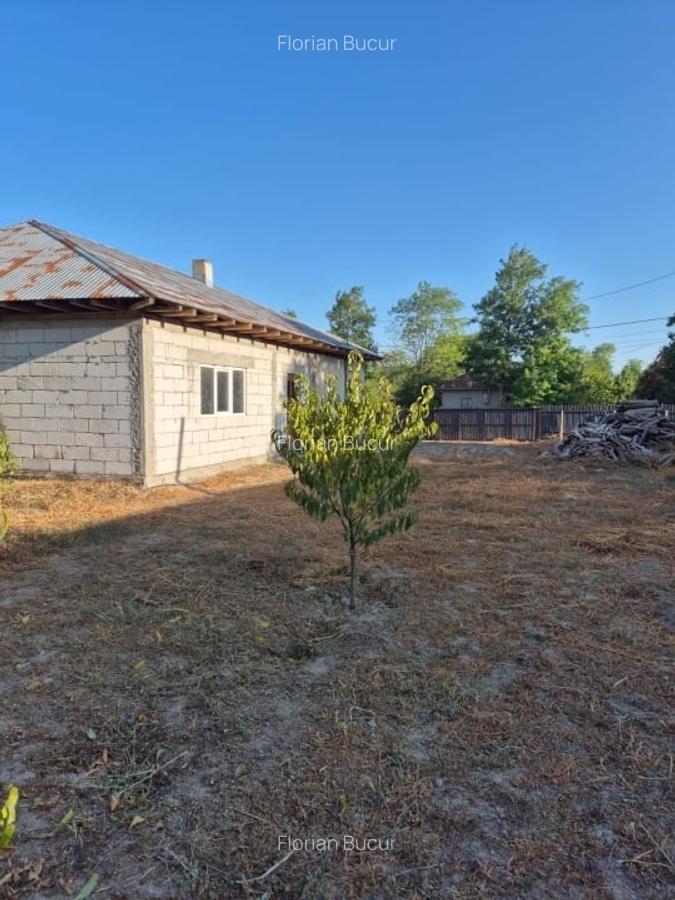 Casă de vânzare în comuna Făcăeni, județul Ialomița – teren 2600 mp, casă nouă, - 2