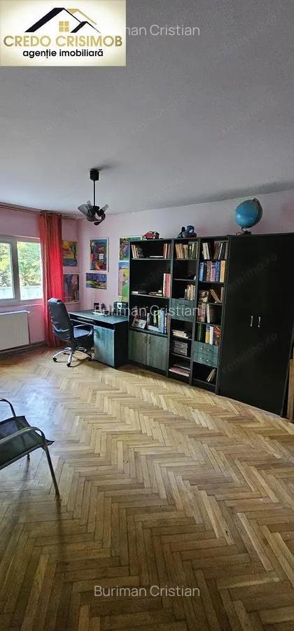 Vand apartament 4 camere etajul 1 zona Micro 4 - 5 Vand apartament 4 camere etajul 1 zona Micro 4 - 5