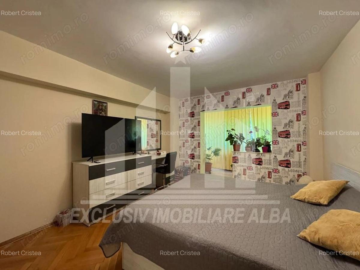 Apartament cu 3 camere decomandate, etaj 2, Centru - 7