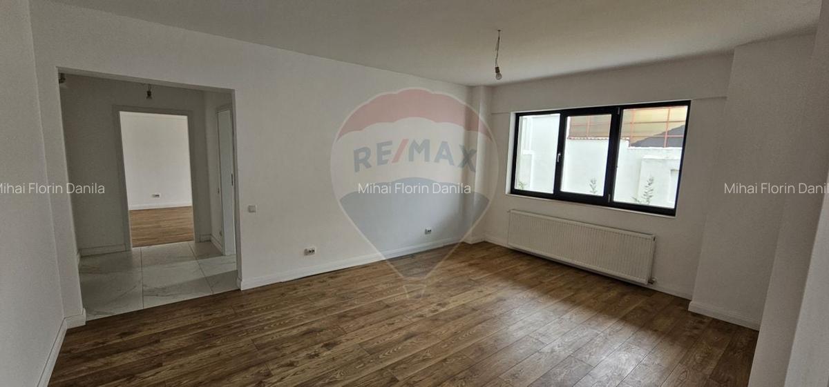 Apartament cu 3 camere de vanzare in zona Andronache - 2