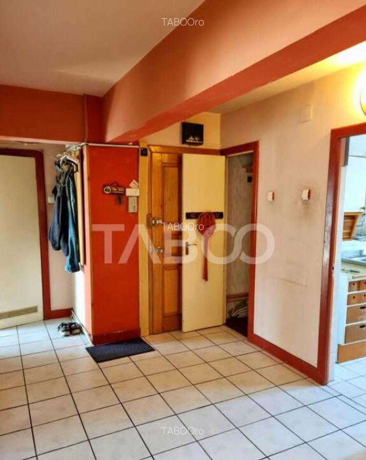 Apartament 4 camere de vanzare decomandat 90 mp zona Central - 12