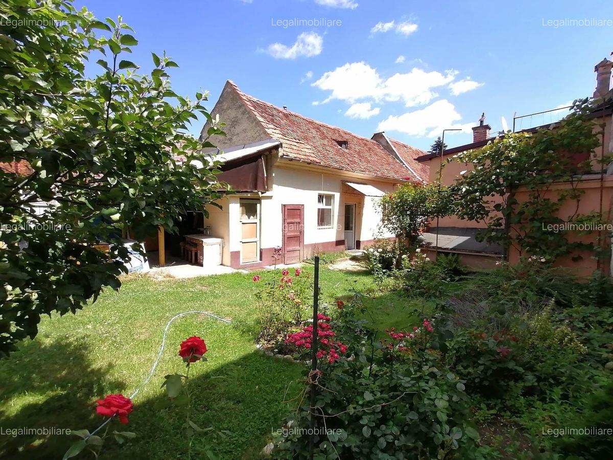 Casa + magazin - Strada Lunga - cu teren de 200 mp si gradina de 400 m - 1