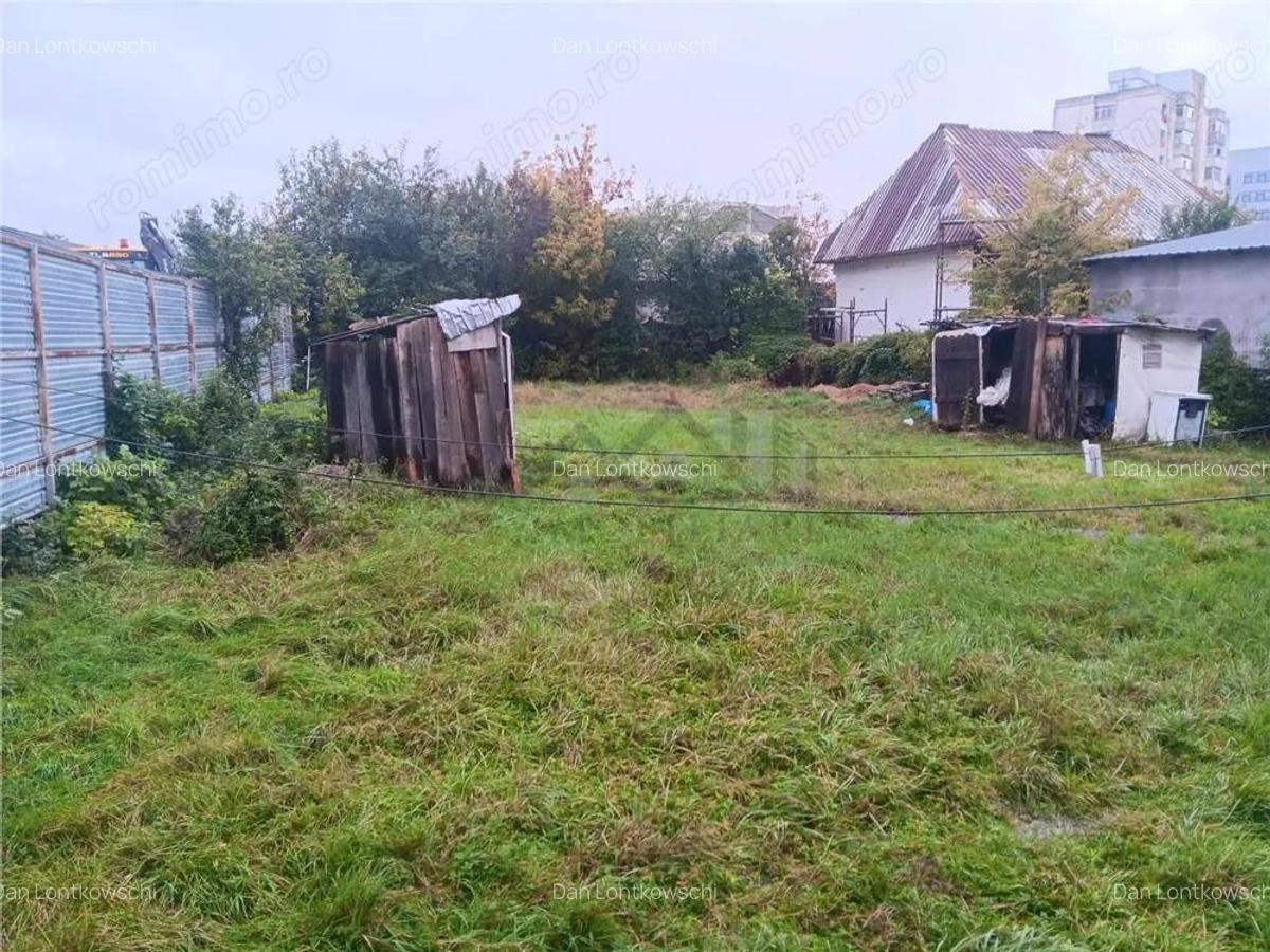 Manta Rosie TEREN 700mp CASA BATRANEASCA 65mp la 200m de bld. Poitiers - 5