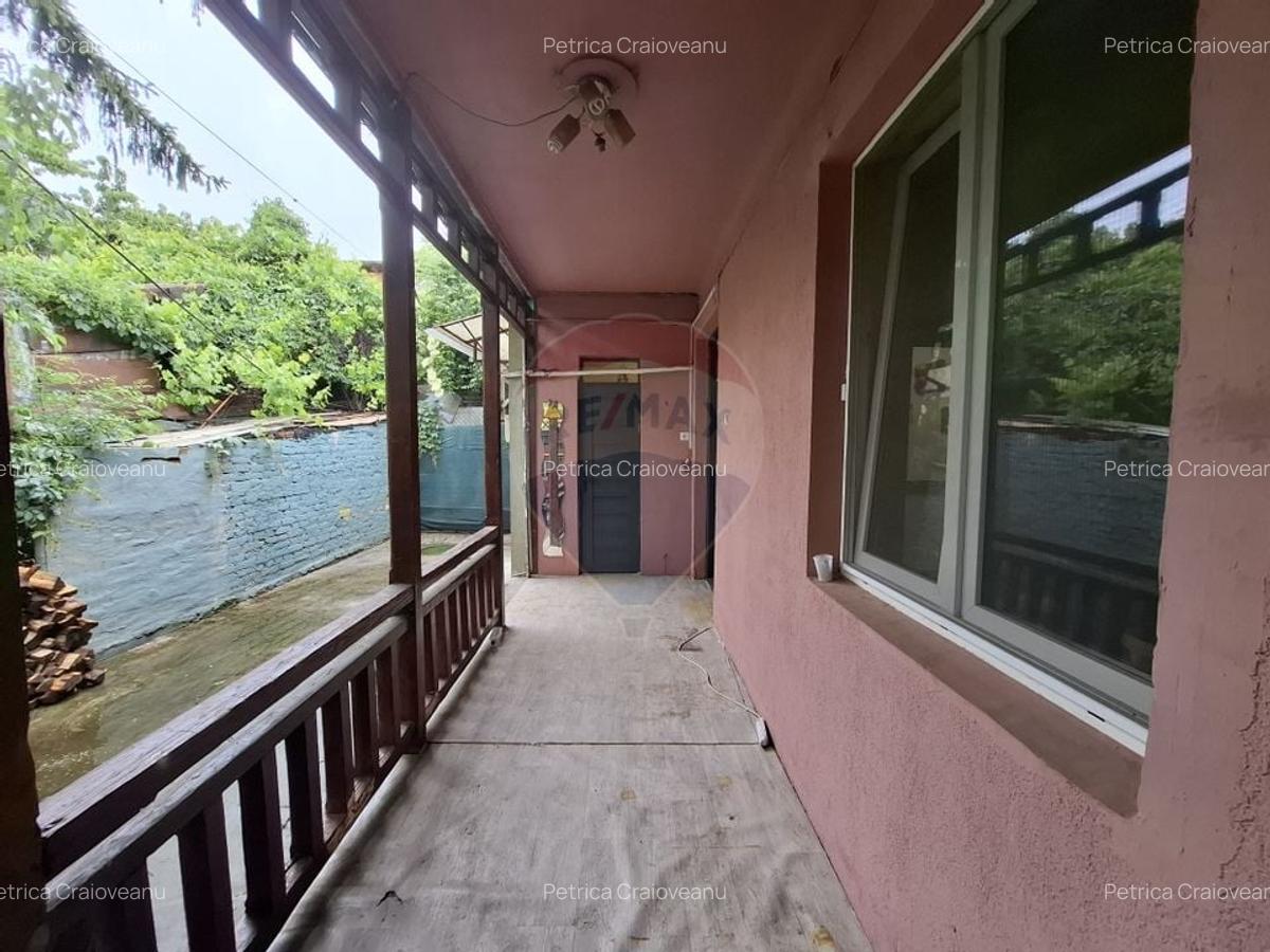 Vanzare casa 2 camere, partial renovata, Bd. Pieptanari - 2